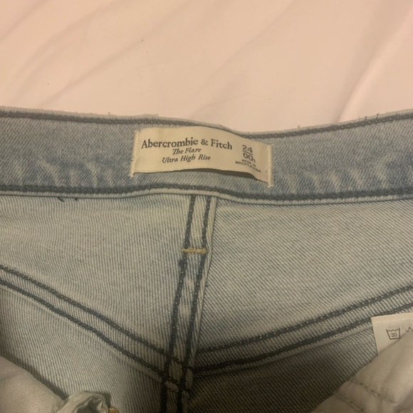 Abercrombie & Fitch Light Wash Flare Jeans - Picture 2 of 2